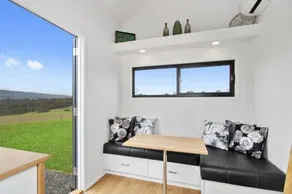 TINY HOME......BIG views - Image 1