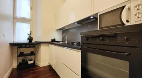Designed Pop Apartment 2 Bedrooms, 2 Baths in Milan Center - WiFi, AC, steps from Subway M1 and M2, Central Station and Airport connected - Image 3