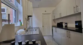 Nice Living Serviced Accommodations Leicester 2 - Image 3