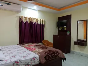 Goroomgo Sahoo Palace Puri - Near Sea Beach - Image 3