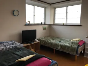 Misato Kinenkan, A Guest House Full of Cats - Image 5
