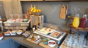Hotel fine art UG - Image 3
