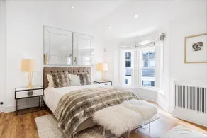 4-Bed House | Next To Harrods | Private Parking - Image 2