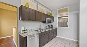 Downtown Modern Condo Inside the Historic St Regis - Image 4