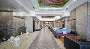 Riverside Boutique Hotel - Image 2