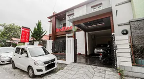 RedDoorz Syariah Near Jam Gadang Bukit tinggi 2 - Image 3