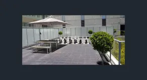 Luxury 2 bedroom + FREE carpark near the city - Image 4