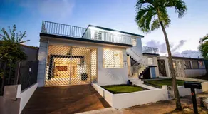 Entire Vacation Home in San Juan - Fits 10 - Image 4