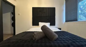 2 Bedroom flat by London Bridge & The Shard - Image 4