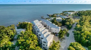 Hooked on Islamorada Oceanfront Townhome, Private Dock, Pool - Image 4