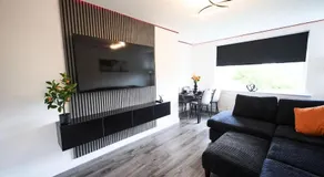 Modern 3 Bedroom Apartment - Image 2