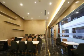 Waiting Hotel (Shanghai Luodian Ancient Town Meilan Lake Subway Station Store) - Image 3