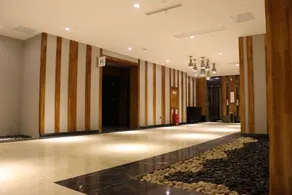 Ginkgo Queen Hotel - Image 2