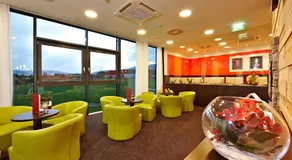 MT Hotel - Image 3