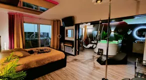 La loveroom bdsm de Nice " la chambre luxe des désirs " - Image 2