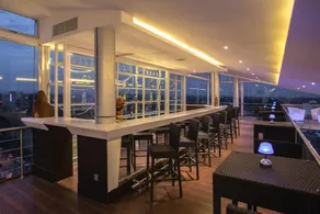Diamond Plaza Apartments - Image 2