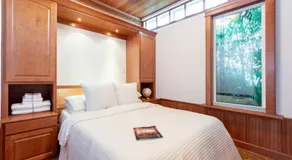 Stunning Victorian Home 6th Ave unbeatable area - Image 2
