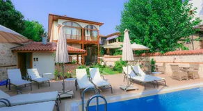 Char Me Hotel - Image 4