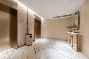 RICH HOTEL - Image 2