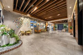 Rezen Kingtown Hotel Chongqing Xinpaifang - Image 5