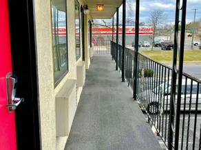 Red Carpet Inn Williamstown - Image 3