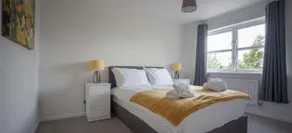 Hereford - Kestrel House - 4 Bedroom House Close to City With Parking - Sleeps 7 - Suitable for Family Gatherings or Contractors With Vehicles - Hosted by RENTMYHOUSE - Image 2