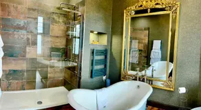 Falls of Lora Hotel - Image 2