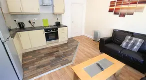 MARLEY MANSIONS APARTMENT - Clarendon - Image 3