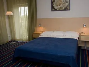 Ugandi Hotel - Image 2