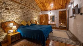 Tirthan river and wildlife cottage - Image 1