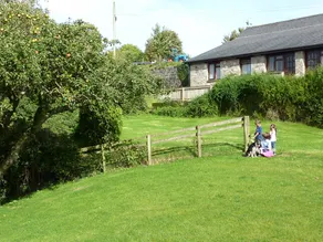 Parkers Farm Cottages and Caravans - Image 3