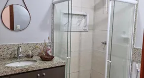 Apartamento 2 suítes em condomínio de luxo no centro - Image 2