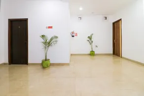 OYO 68782 Shankar Palace Residency - Image 3