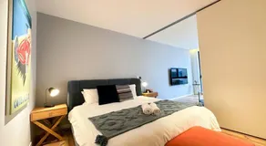 Stylish Urban Retreat in Melbourne CBD - Image 2
