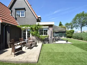 Enticing Holiday Home in Oude with Garden - Image 5