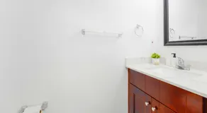 Comfortable Two-Story House near Wynwood with Free Parking - Image 4