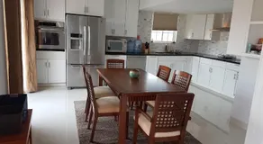 Swan Boutique Apartment - Image 3