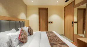 Luxe Stayz Grand Inn - Image 4