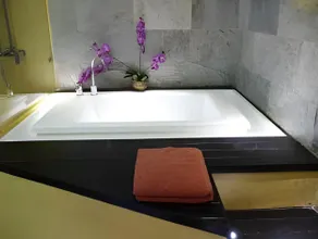 The Rhino Resort Hotel & Spa - Image 3