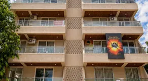 Pink City Pearl Central Studio Stay - Image 2