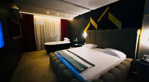 Motel Flamingo - Image 2