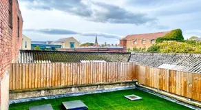 The Nook - A modern 2 bedroom loft with parking - Image 3