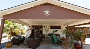 Sunset Inn and Suites - Image 3