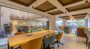 Saltstayz Premier - Sector 50 & Golf Course Ext Road - Image 4