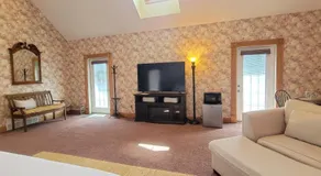 Victorian Suite by Amish Country Lodging - Image 5