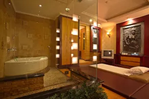 Classic Hotel - Image 2