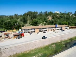 Americas Best Value Inn by the River Hot Springs - Image 4