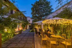 Stay at the Youlan Hotel (Tiananmen Wangfujing Branch) in Beijing - Image 3