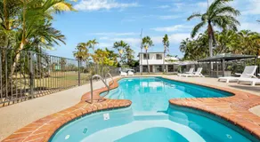 Kinka Palms Motel - Image 3