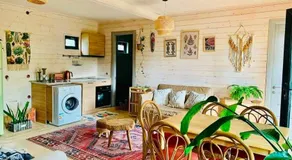 Bohemia, 50m to Beach, 2 Bedrooms, Sleeps 6-8 - Image 4